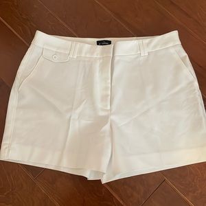 NWT White House Black Market White shorts. 5” length